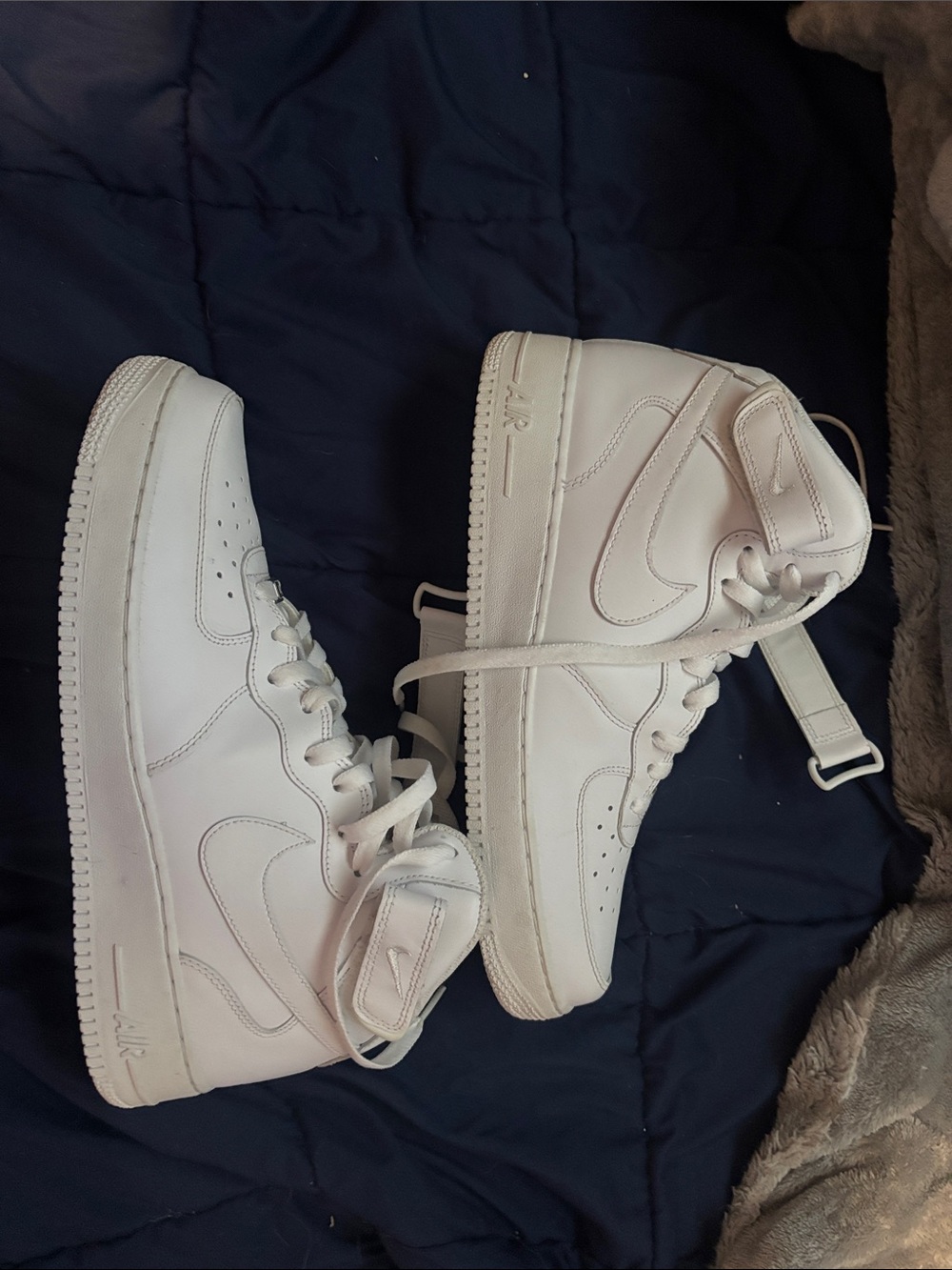 Nike AirForce 1 Mid top